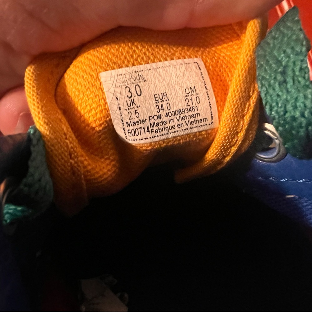 vans - Picture 2 of 3